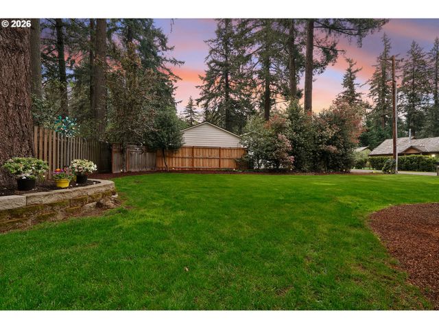 16723 BONAIRE Ave, Lake Oswego, OR 97035