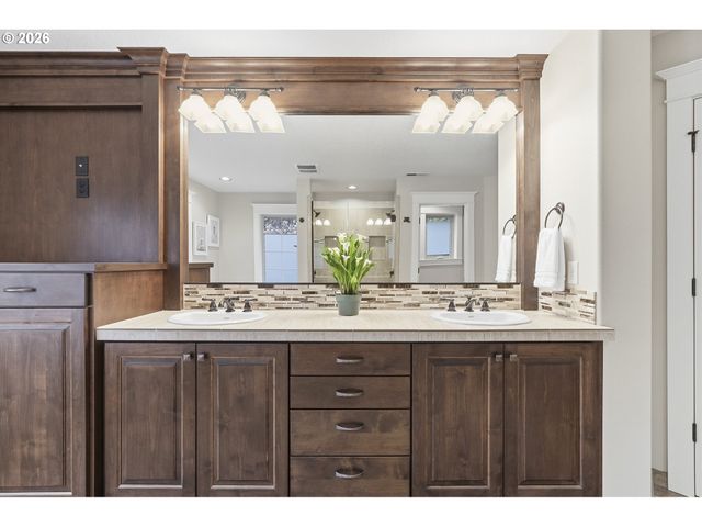 16723 BONAIRE Ave, Lake Oswego, OR 97035