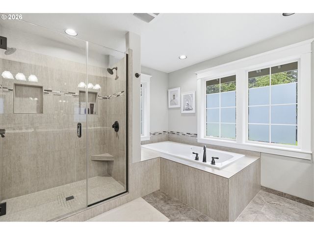 16723 BONAIRE Ave, Lake Oswego, OR 97035