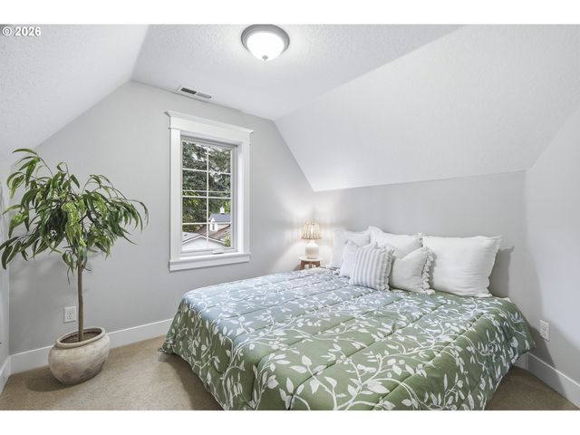 16723 BONAIRE Ave, Lake Oswego, OR 97035