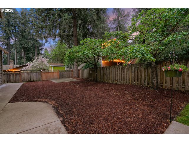16723 BONAIRE Ave, Lake Oswego, OR 97035
