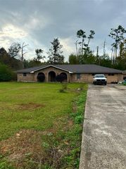 458 Moss Bluff Drive, Lake Charles, LA 70611