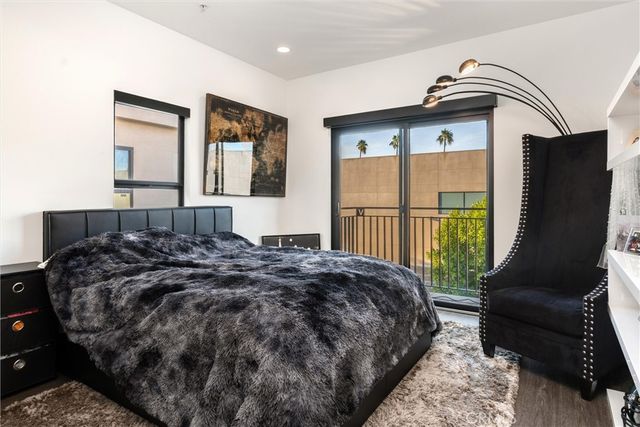 18717 Redwing, Tarzana, CA 91356