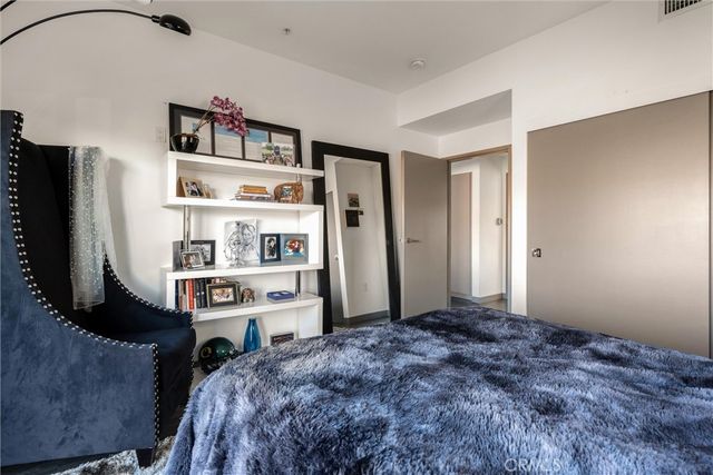 18717 Redwing, Tarzana, CA 91356