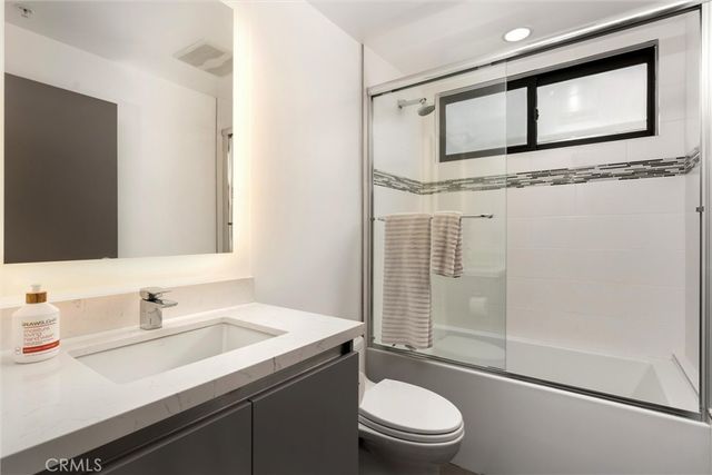 18717 Redwing, Tarzana, CA 91356