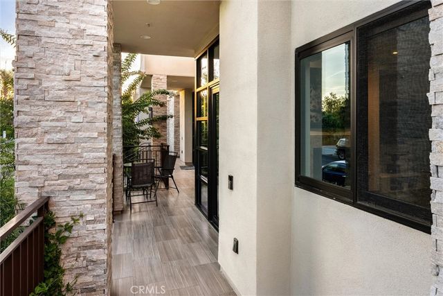 18717 Redwing, Tarzana, CA 91356
