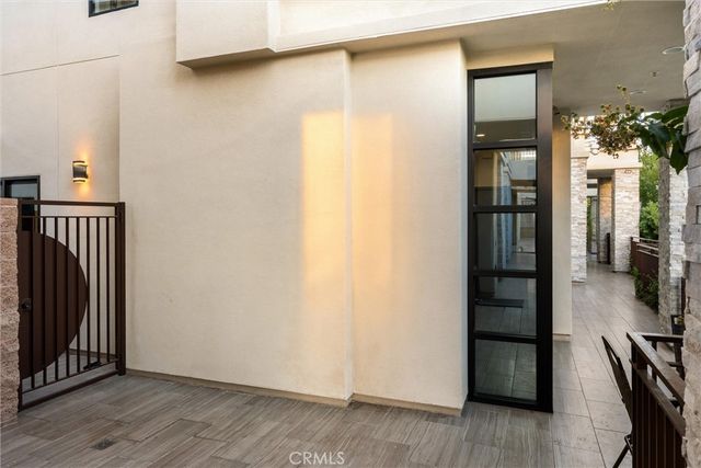 18717 Redwing, Tarzana, CA 91356
