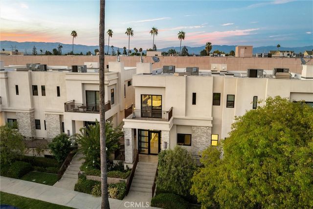 18717 Redwing, Tarzana, CA 91356