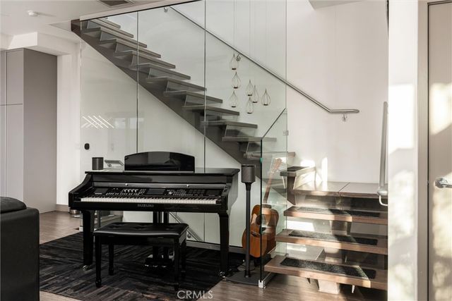 18717 Redwing, Tarzana, CA 91356