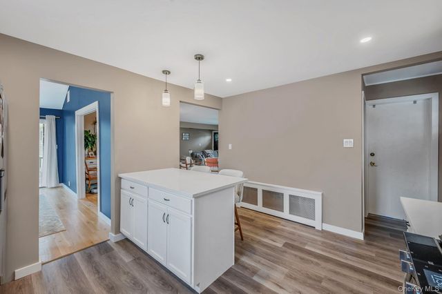 654 S 5th Street, Lindenhurst, NY 11757