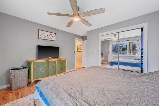 654 S 5th Street, Lindenhurst, NY 11757