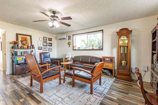 8608 E EDGEMONT Avenue, Scottsdale, AZ 85257