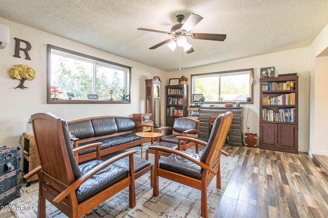 8608 E EDGEMONT Avenue, Scottsdale, AZ 85257