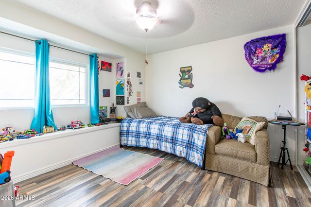 8608 E EDGEMONT Avenue, Scottsdale, AZ 85257