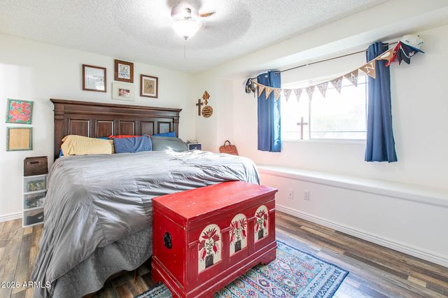 8608 E EDGEMONT Avenue, Scottsdale, AZ 85257