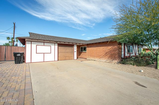 8608 E EDGEMONT Avenue, Scottsdale, AZ 85257