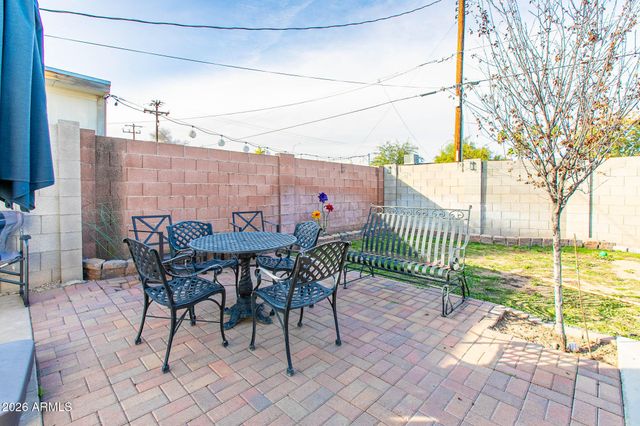 8608 E EDGEMONT Avenue, Scottsdale, AZ 85257