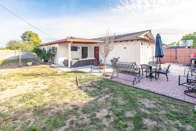 8608 E EDGEMONT Avenue, Scottsdale, AZ 85257