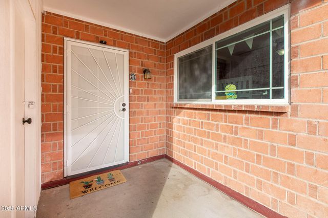 8608 E EDGEMONT Avenue, Scottsdale, AZ 85257