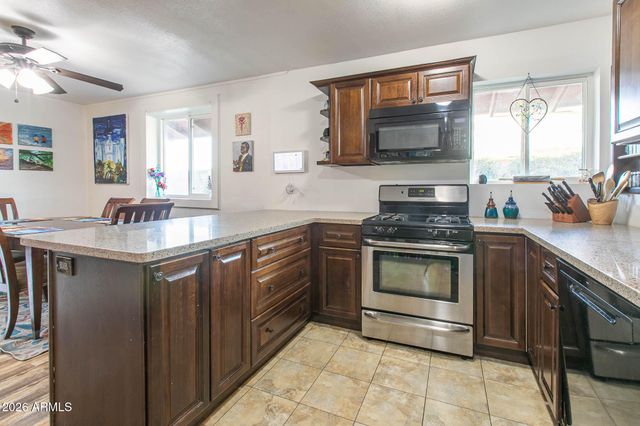 8608 E EDGEMONT Avenue, Scottsdale, AZ 85257