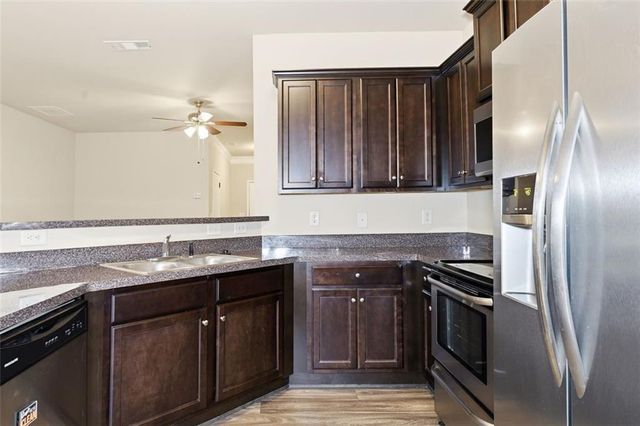 638 Oakside Place, Acworth, GA 30102