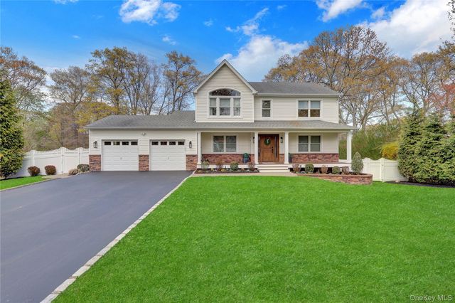 19 Oakwood Avenue, Miller Place, NY 11764