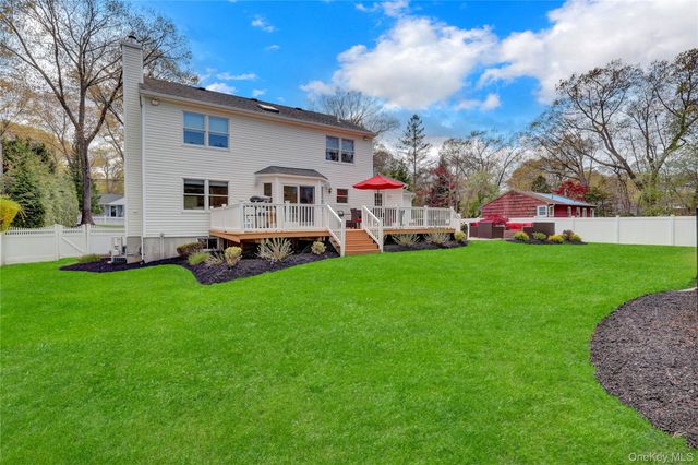 19 Oakwood Avenue, Miller Place, NY 11764