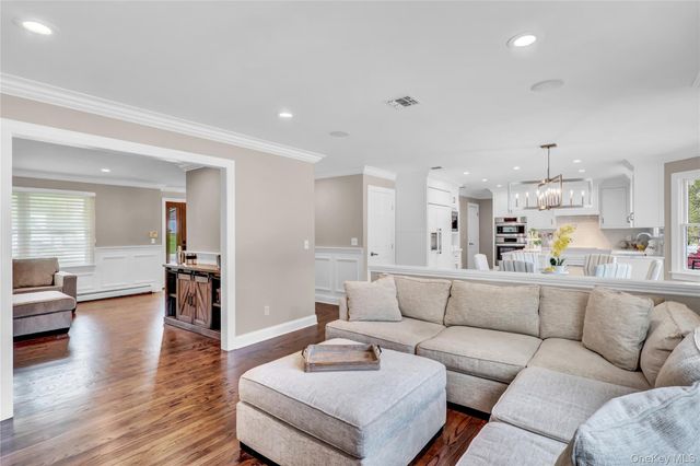 19 Oakwood Avenue, Miller Place, NY 11764