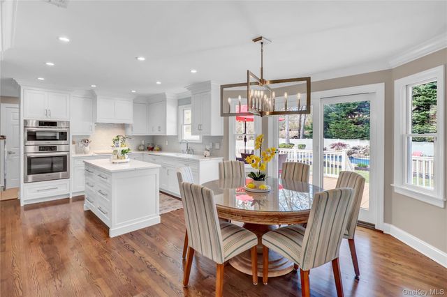 19 Oakwood Avenue, Miller Place, NY 11764