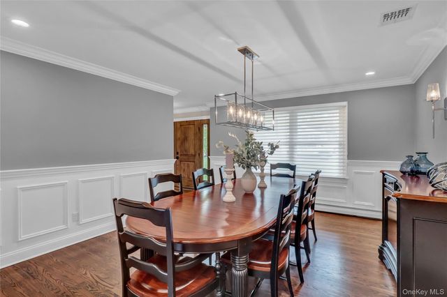 19 Oakwood Avenue, Miller Place, NY 11764