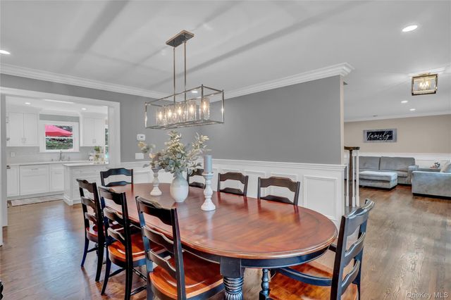 19 Oakwood Avenue, Miller Place, NY 11764