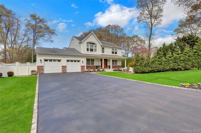 19 Oakwood Avenue, Miller Place, NY 11764