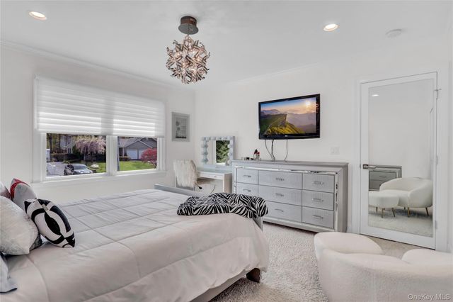 19 Oakwood Avenue, Miller Place, NY 11764