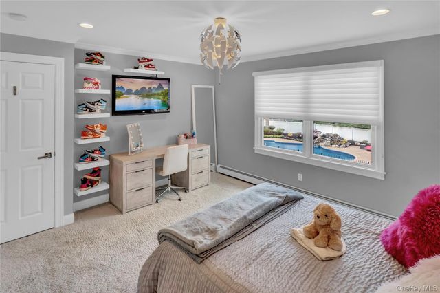 19 Oakwood Avenue, Miller Place, NY 11764