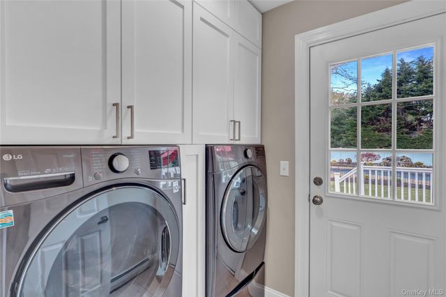 19 Oakwood Avenue, Miller Place, NY 11764