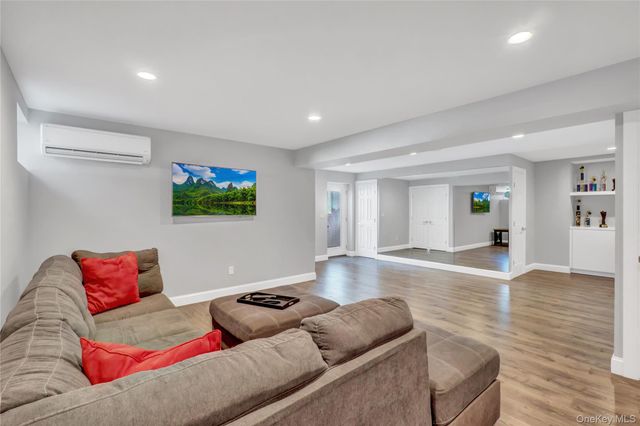 19 Oakwood Avenue, Miller Place, NY 11764