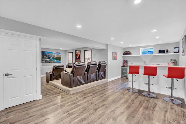 19 Oakwood Avenue, Miller Place, NY 11764