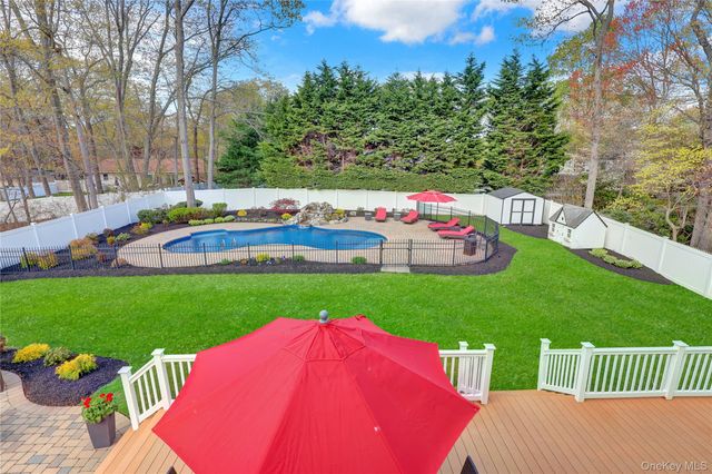 19 Oakwood Avenue, Miller Place, NY 11764