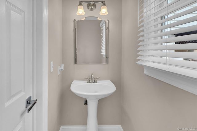 19 Oakwood Avenue, Miller Place, NY 11764