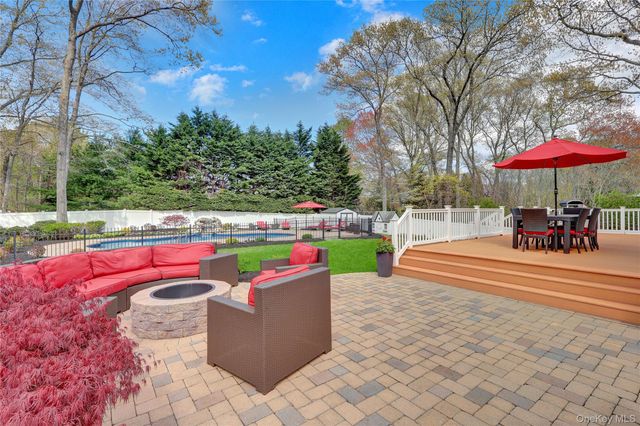 19 Oakwood Avenue, Miller Place, NY 11764