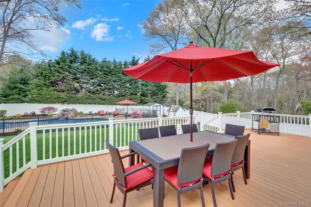 19 Oakwood Avenue, Miller Place, NY 11764