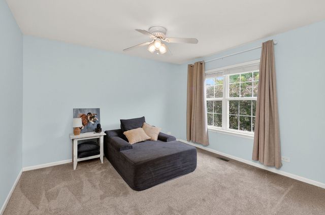 1597 W Hartsburg Lane, North Aurora, IL 60542