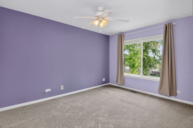 1597 W Hartsburg Lane, North Aurora, IL 60542