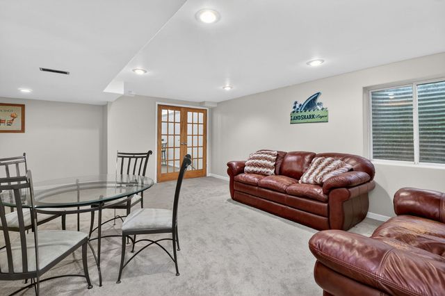 1597 W Hartsburg Lane, North Aurora, IL 60542