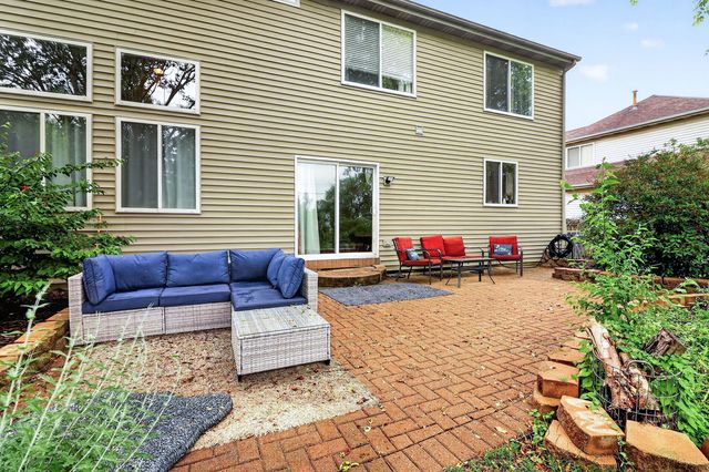 1597 W Hartsburg Lane, North Aurora, IL 60542