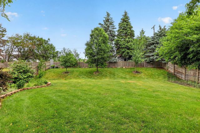 1597 W Hartsburg Lane, North Aurora, IL 60542