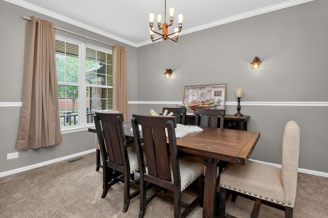 1597 W Hartsburg Lane, North Aurora, IL 60542