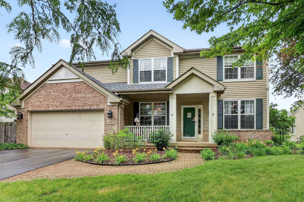 1597 W Hartsburg Lane, North Aurora, IL 60542