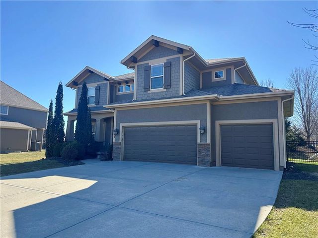 15828 Hayes Street, Overland Park, KS 66221