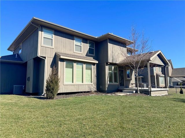 15828 Hayes Street, Overland Park, KS 66221